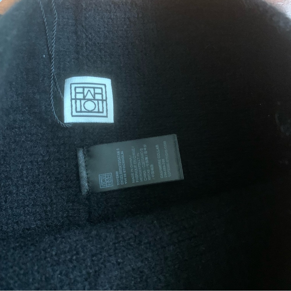 Toteme cashmere tube/collar scarf - Picture 5 of 5